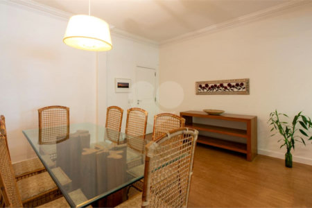Apartamento à venda com 3 quartos, sendo 1 suíte, em Leme, Rio de Janeiro, RJ