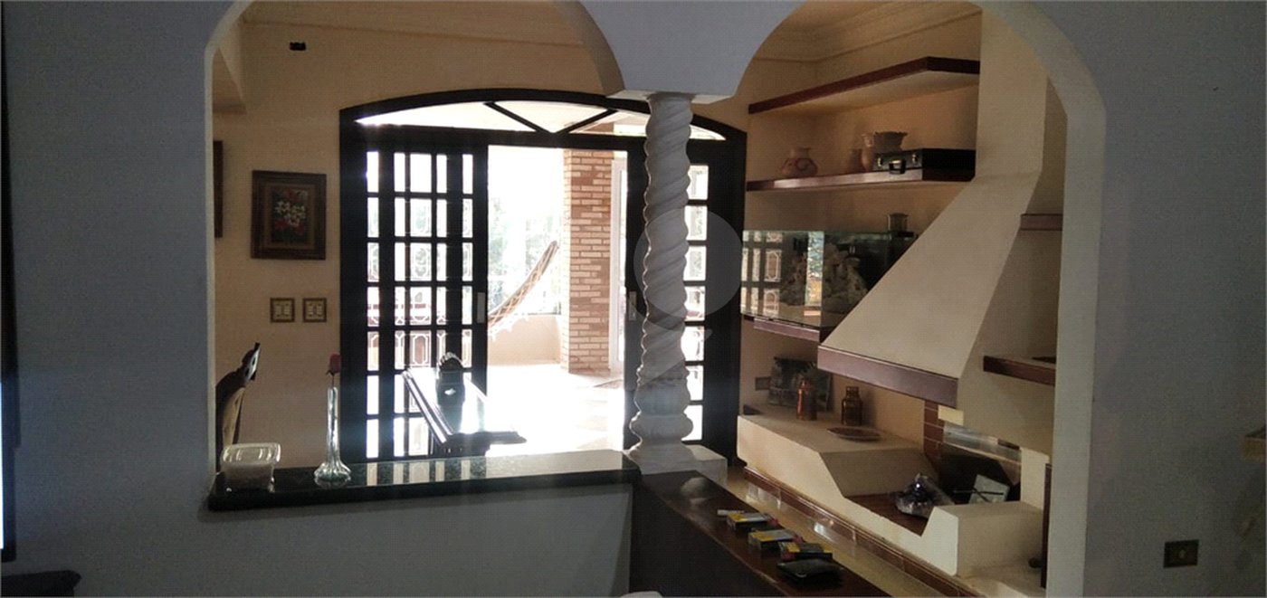 Casa à venda com 6 quartos, sendo 1 suíte, no condomínio Associação Reserva das Hortênsias, Mairiporã - SP
