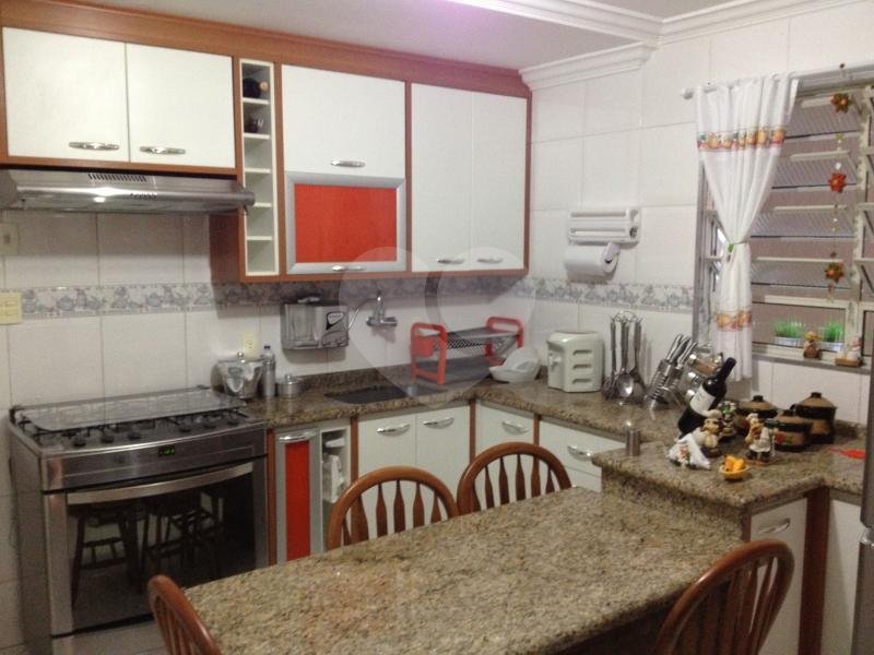 Sobrado à venda com 3 quartos, sendo 1 suíte, em Vila Nova Cachoeirinha, São Paulo, SP