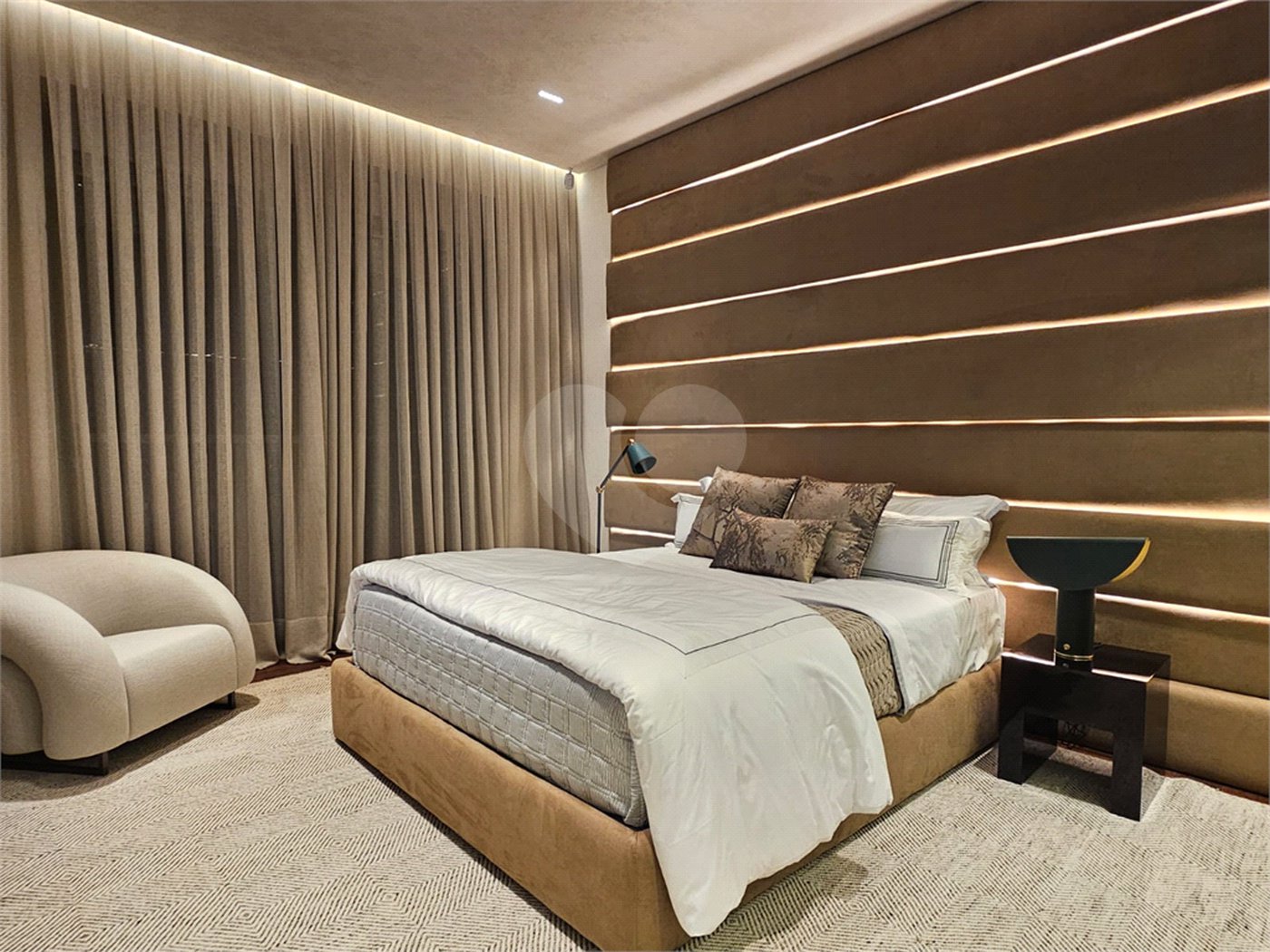 Apartamento à venda com 4 suítes em Cidade Jardim, São Paulo, SP