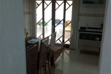 Casa à venda com 3 quartos em Sítio São José, Suzano, SP