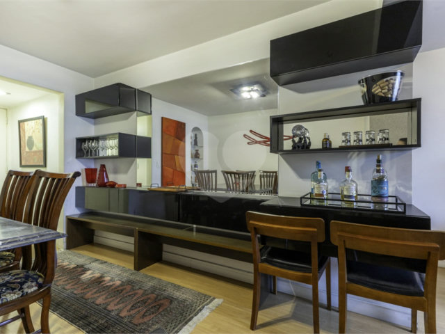 Apartamento à venda com 3 quartos, sendo 1 suíte,  em Bela Vista, São Paulo, SP