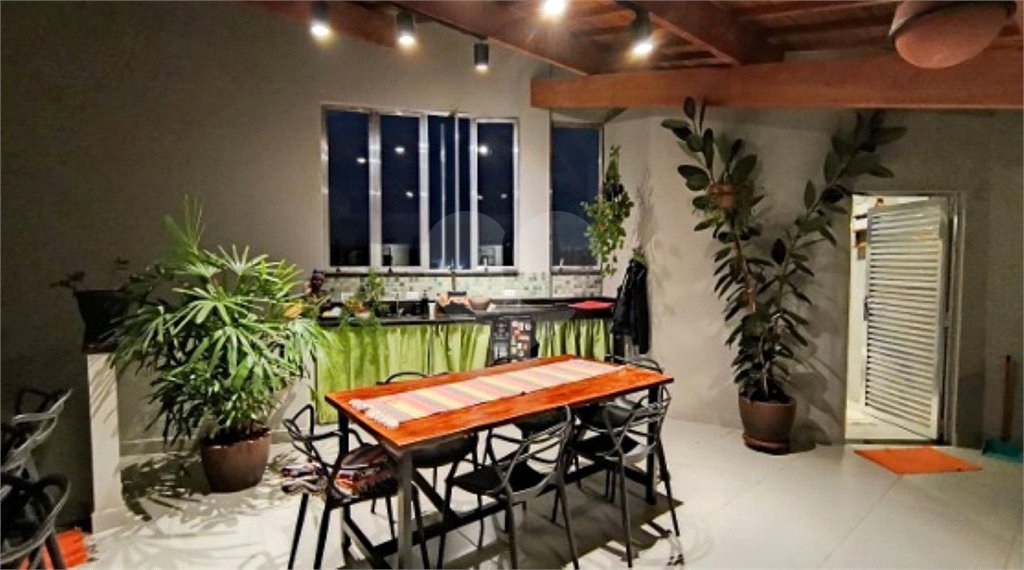 Sobrado à venda com 3 quartos, sendo 1 suíte, em Tremembé, São Paulo, SP