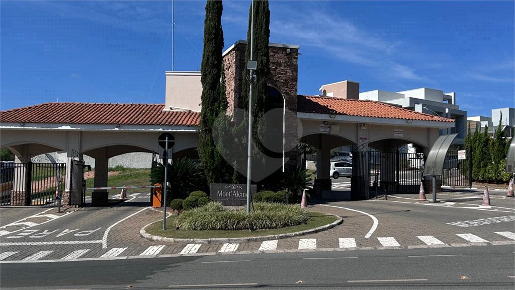 Casa à venda com 4 quartos, sendo 3 suítes, no condomínio Residencial Mont'alcino, Valinhos - SP