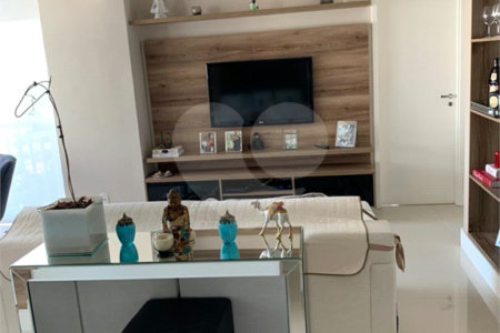 Apartamento à venda com 3 quartos, sendo 1 suíte,  em Jardim Brasil (zona Sul), São Paulo, SP