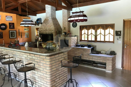 Casa à venda com 4 suítes no Centro, Guararema, SP