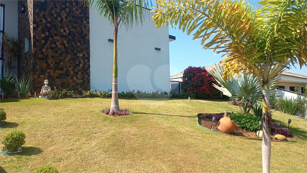 Casa à venda com 3 quartos, sendo 1 suíte, no condomínio Village da Serra, Araçoiaba da Serra - SP