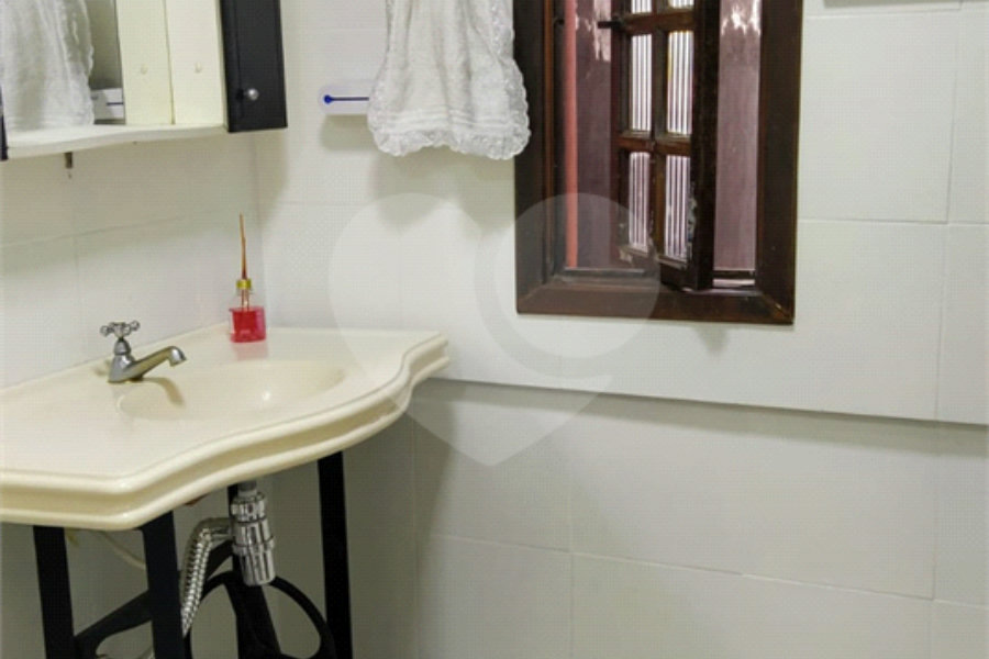 Sobrado à venda com 3 quartos, sendo 1 suíte, em Jardim Tabatinga, Guarulhos, SP