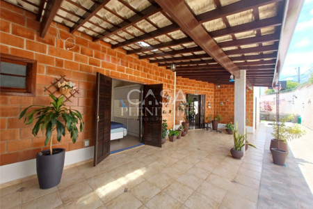 Casa Térrea à venda com 3 quartos, sendo 1 suíte, em Jardim Bandeirantes, Sorocaba, SP