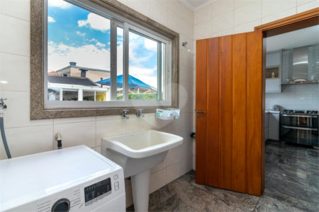 Sobrado à venda com 4 quartos, sendo 1 suíte, em Jardim do Colégio (zona Norte), São Paulo, SP