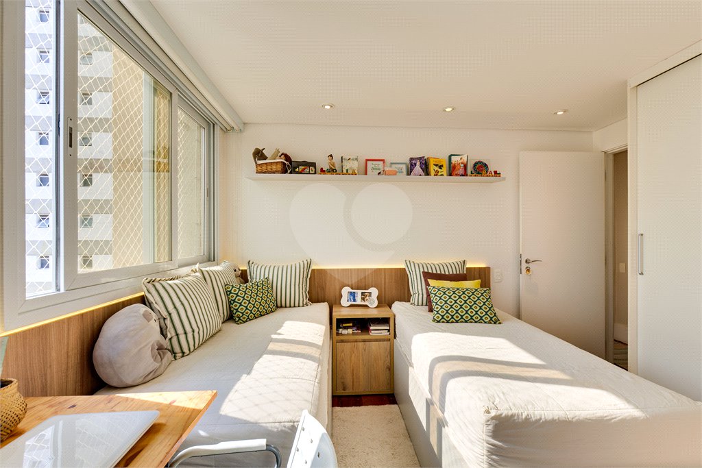 Apartamento à venda com 3 quartos, sendo 2 suítes,  em Alto da Boa Vista, São Paulo, SP