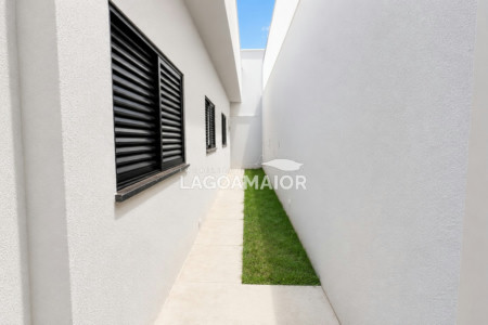 Casa à venda com 3 quartos, sendo 1 suíte,  em Jardim dos Ipês, Três Lagoas, MS