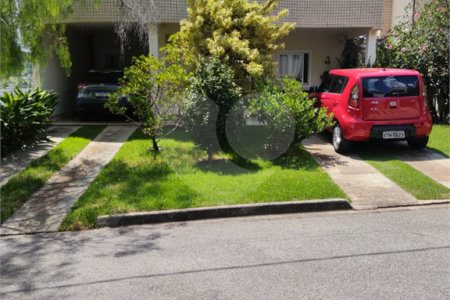 Casa à venda com 3 quartos, sendo 1 suíte, no condomínio Picollo Villaggio, Louveira - SP
