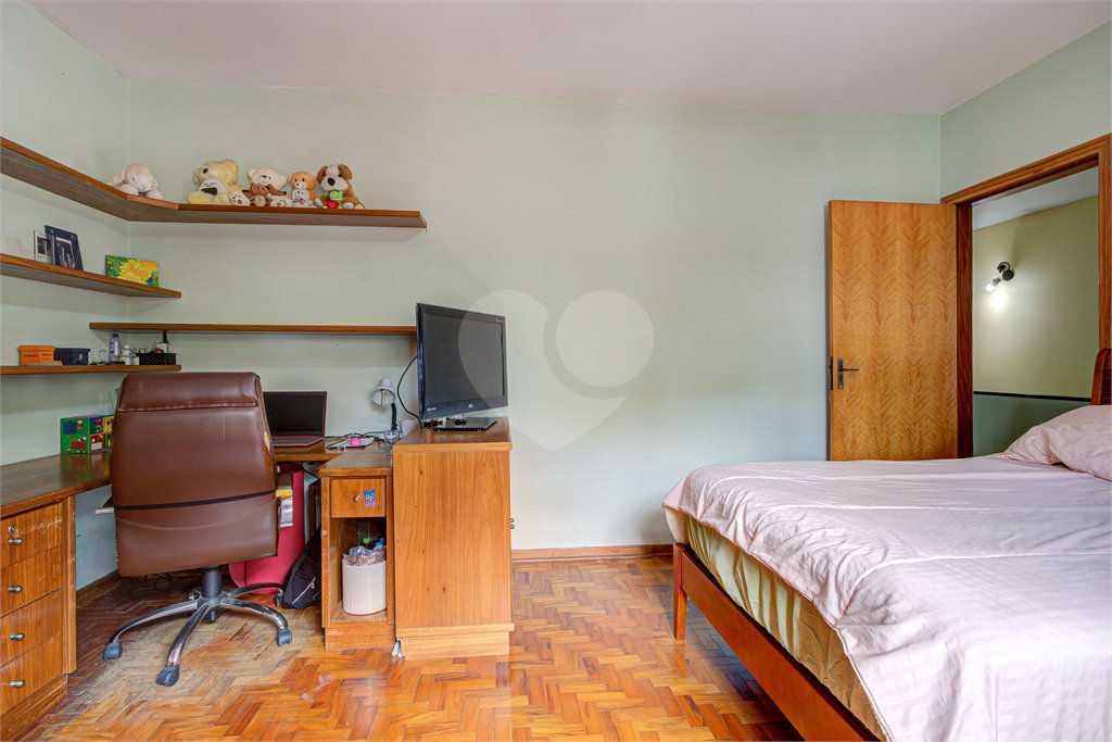Sobrado à venda com 5 quartos, sendo 3 suítes, em Chácara Monte Alegre, São Paulo, SP