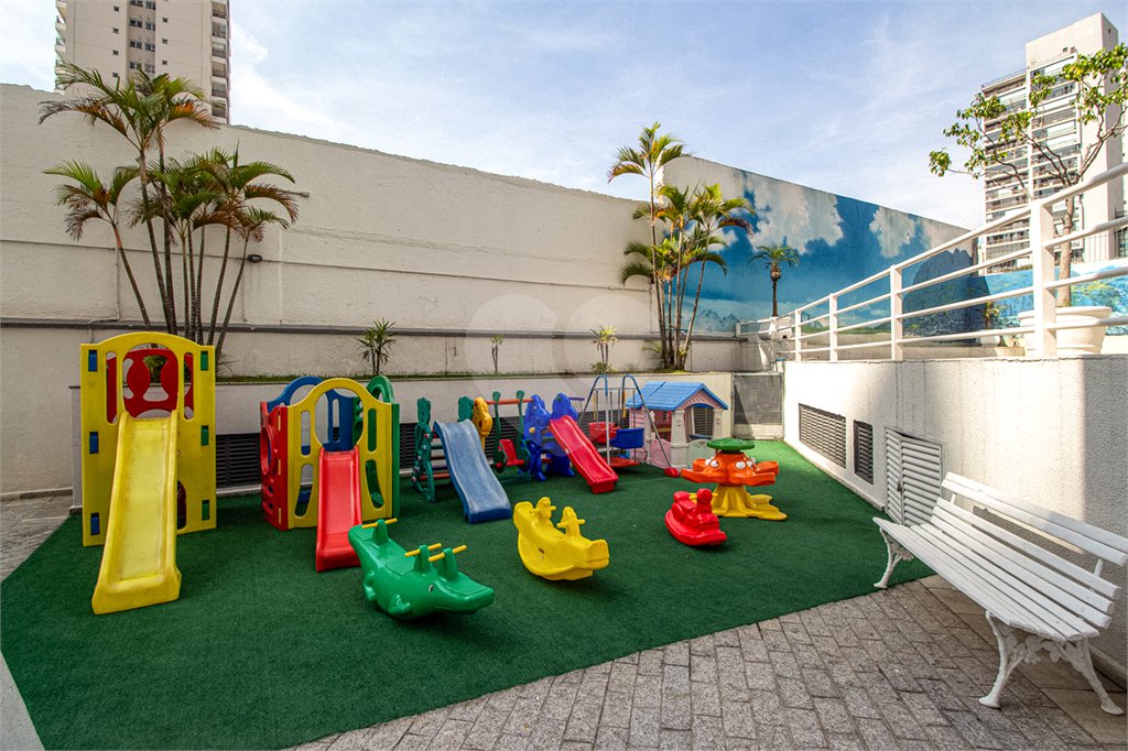 Apartamento à venda com 3 quartos, sendo 2 suítes, em Água Branca, São Paulo, SP
