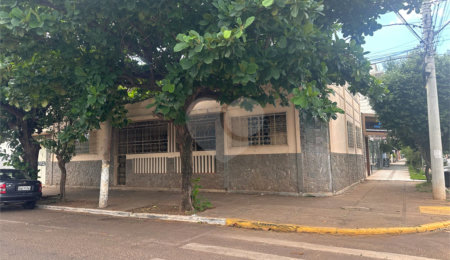 Casa Térrea à venda com 3 quartos no Centro, Três Lagoas, MS