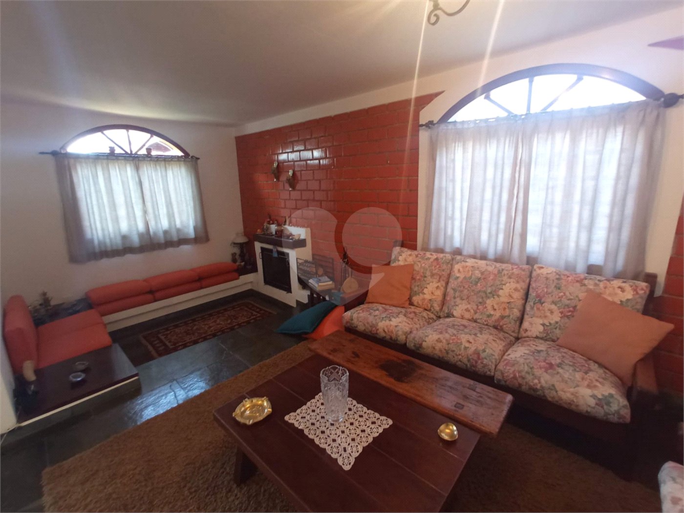 Casa à venda com 4 quartos, sendo 1 suíte, no condomínio Alpes da Cantareira, Mairiporã - SP