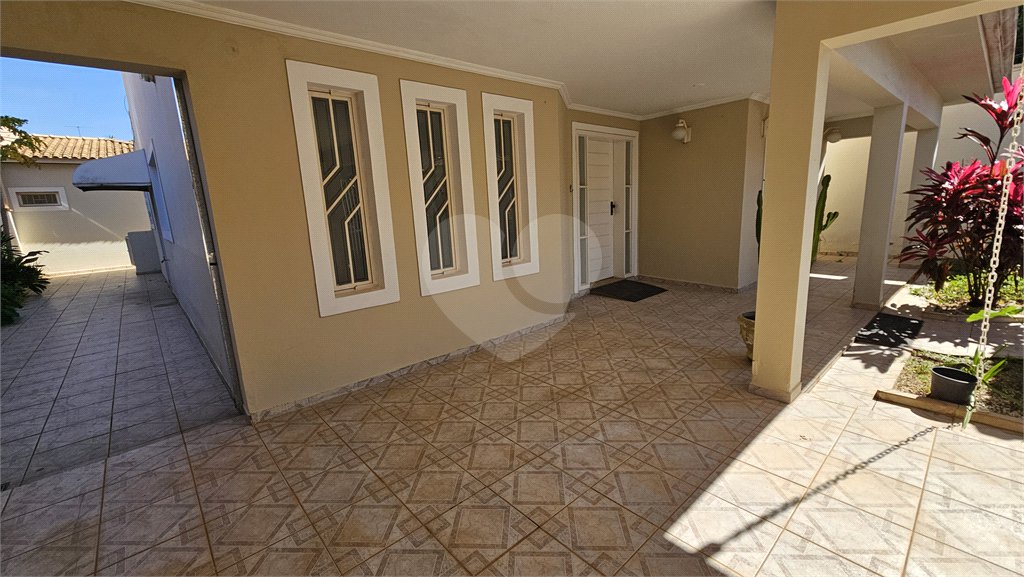 Sobrado à venda com 3 quartos, sendo 2 suítes, em Jardim Rossignatti, Indaiatuba, SP