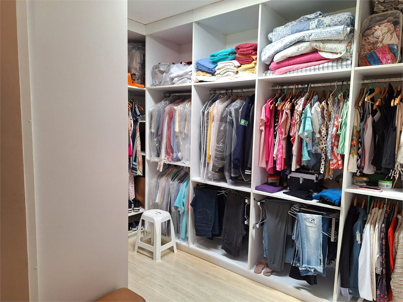 Chácara à venda com 3 quartos, sendo 1 suíte, em Chácara de Recreio Jardim Alvorada, Botucatu, SP