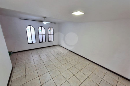 Sobrado à venda com 3 quartos, sendo 1 suíte,  em Jardim Ester Yolanda, São Paulo, SP