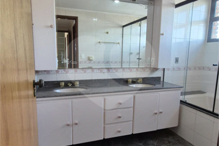 Apartamento à venda ou para alugar com 3 quartos, sendo 2 suítes, em Vila Romana, São Paulo, SP