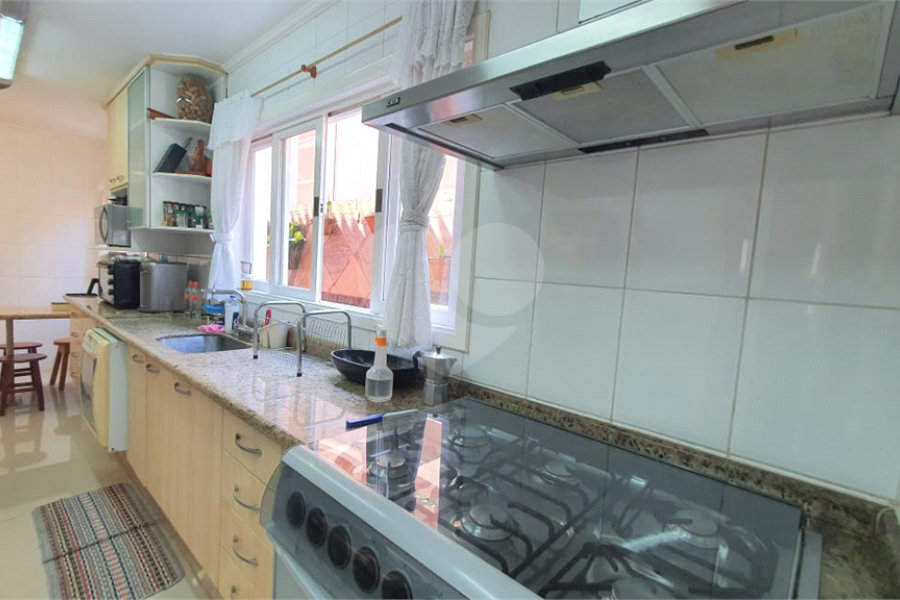 Casa à venda com 3 quartos, sendo 2 suítes, no condomínio Cond Jardim Itatinga, São Paulo - SP