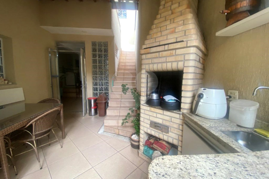 Casa à venda com 4 quartos, sendo 2 suítes, em Parada Inglesa, São Paulo, SP