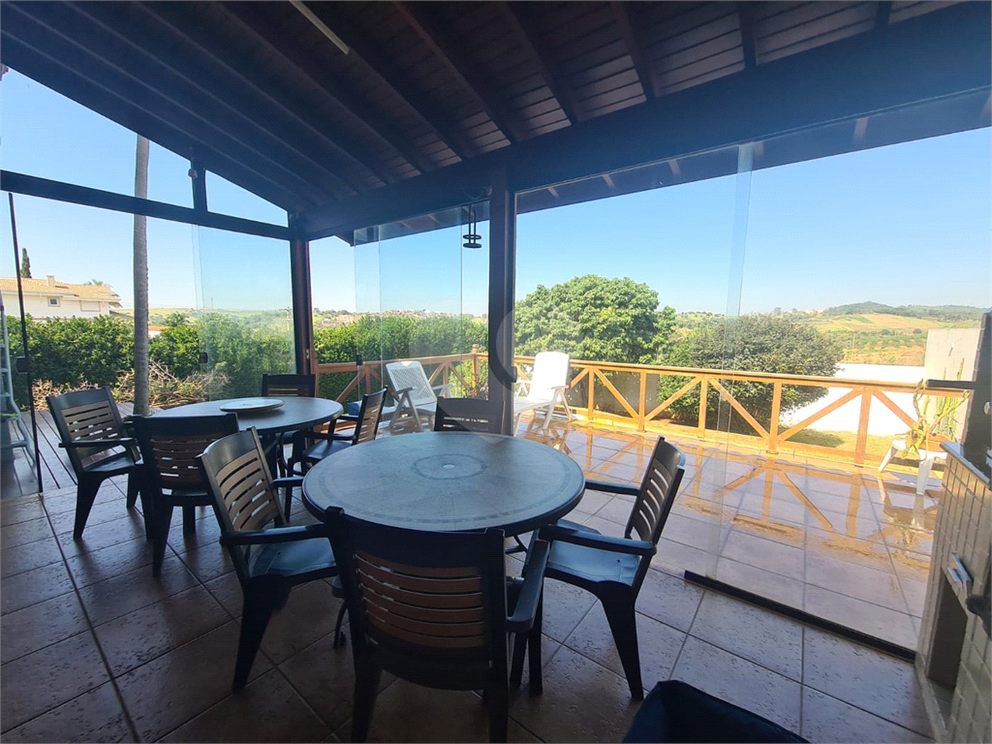 Casa à venda com 4 suítes no condomínio Santa Teresa, Itupeva - SP