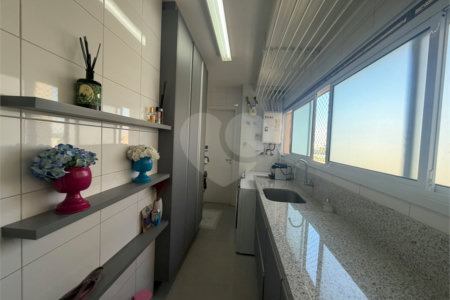 Apartamento à venda com 3 suítes em Jardim Marajoara, São Paulo, SP