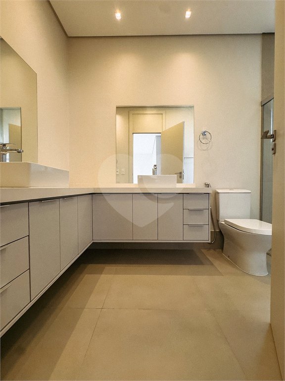 Casa à venda com 4 suítes no condomínio Villa dos Pinheiros, Indaiatuba - SP