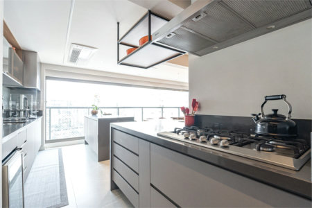 Apartamento à venda com 4 quartos, sendo 3 suítes,  em Jardim das Acácias, São Paulo, SP