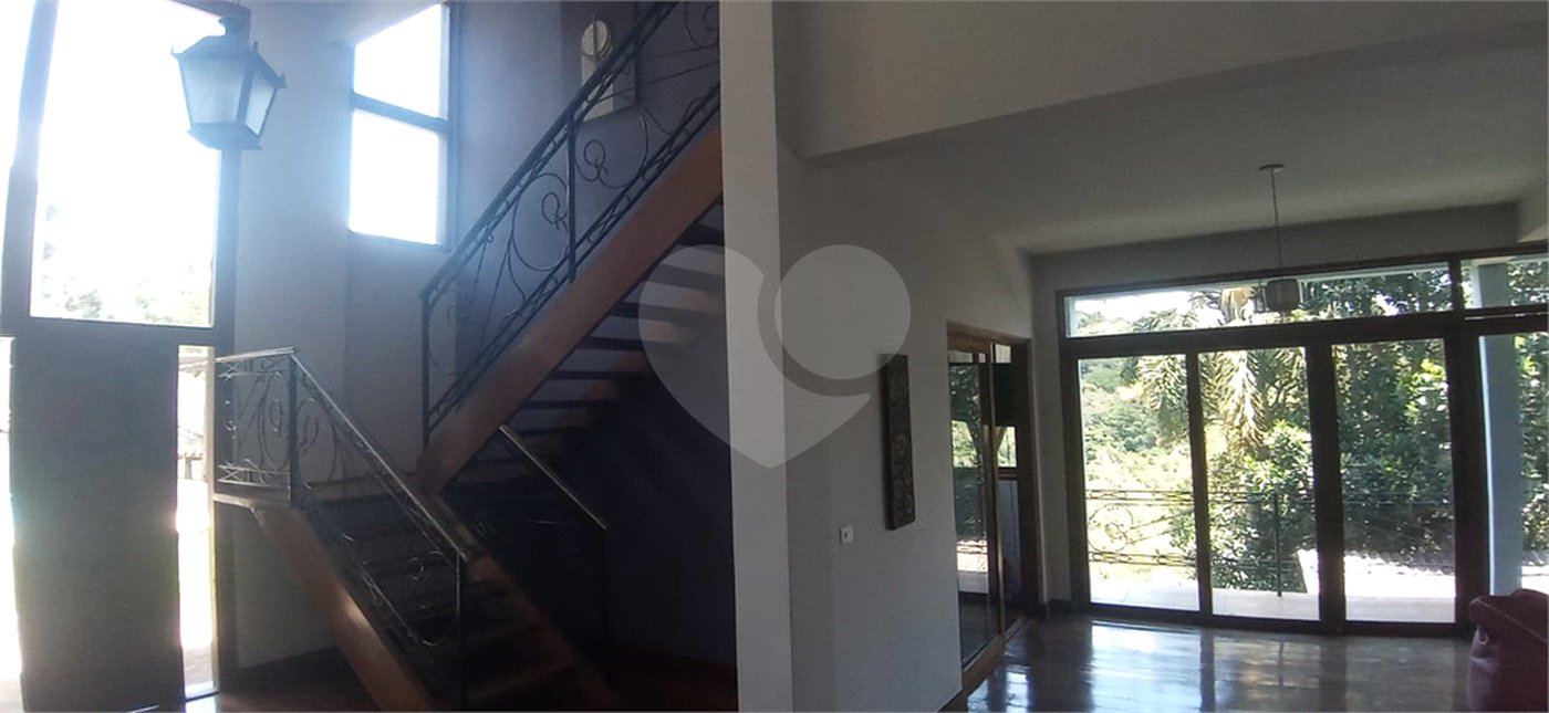 Casa à venda com 5 quartos, sendo 1 suíte, em Roseira, Mairiporã, SP