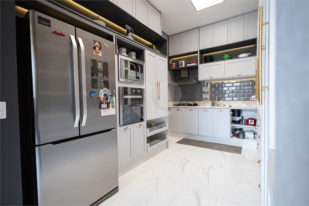 Apartamento à venda com 5 quartos, sendo 4 suítes,  em Parque Reboucas, São Paulo, SP