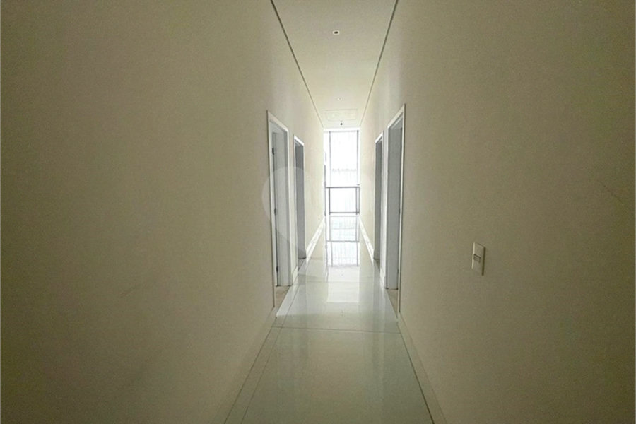 Casa à venda com 5 suítes no condomínio Tamboré II, Santana de Parnaíba - SP