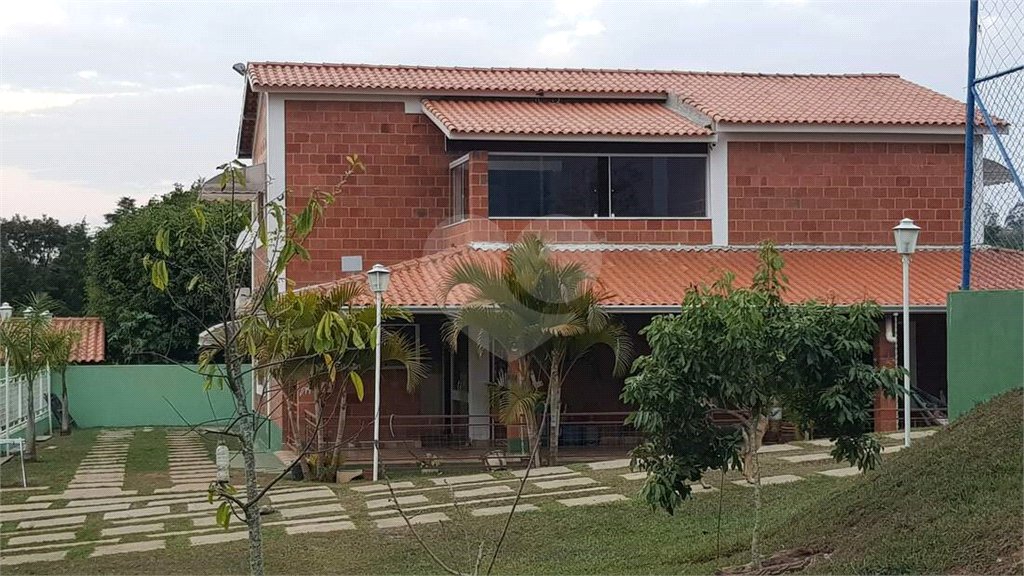 Chácara à venda com 3 quartos, sendo 1 suíte, no Centro, Araçoiaba da Serra, SP