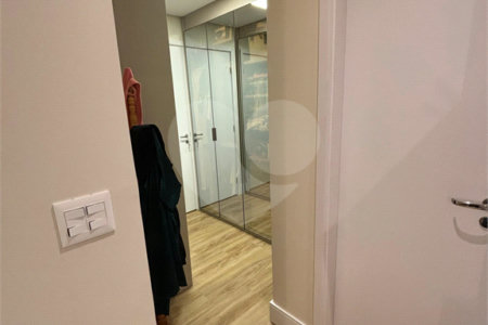Apartamento à venda com 2 suítes em Vila Anastácio, São Paulo, SP