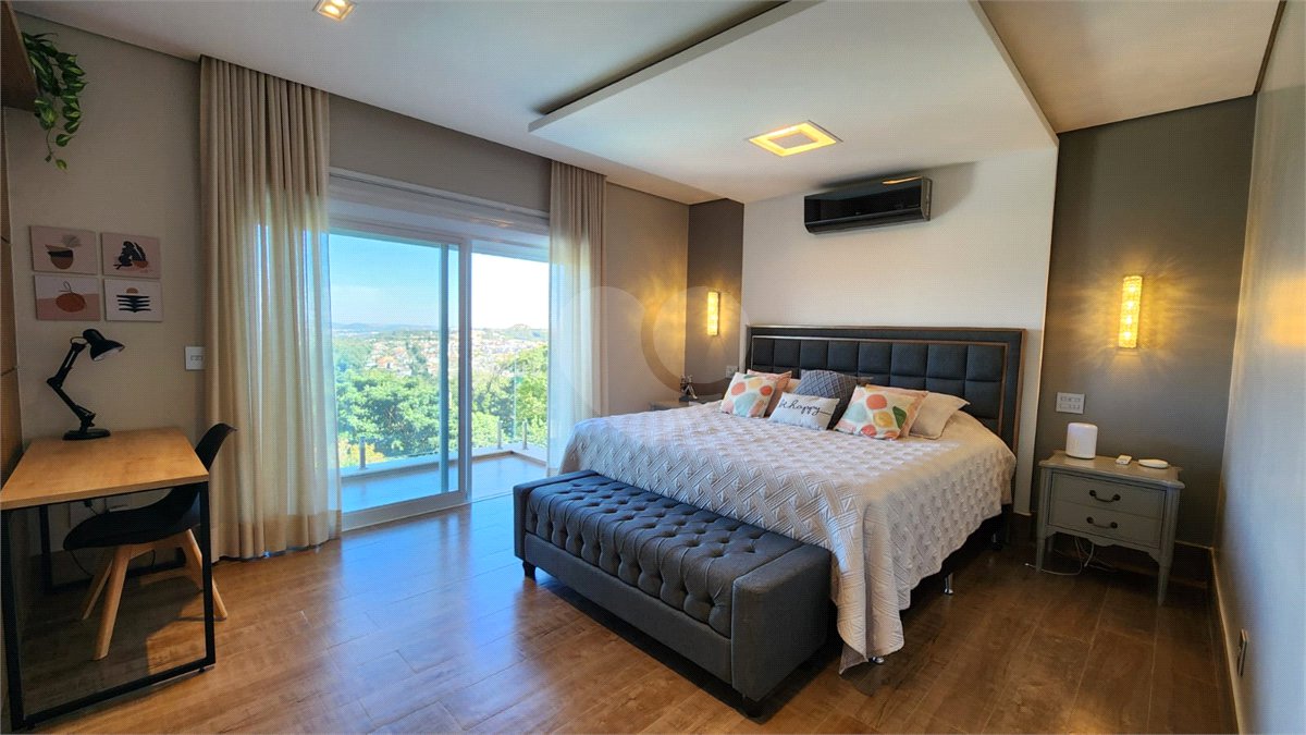 Casa à venda com 5 quartos, sendo 2 suítes, no condomínio Residencial Jardim Primavera, Louveira - SP