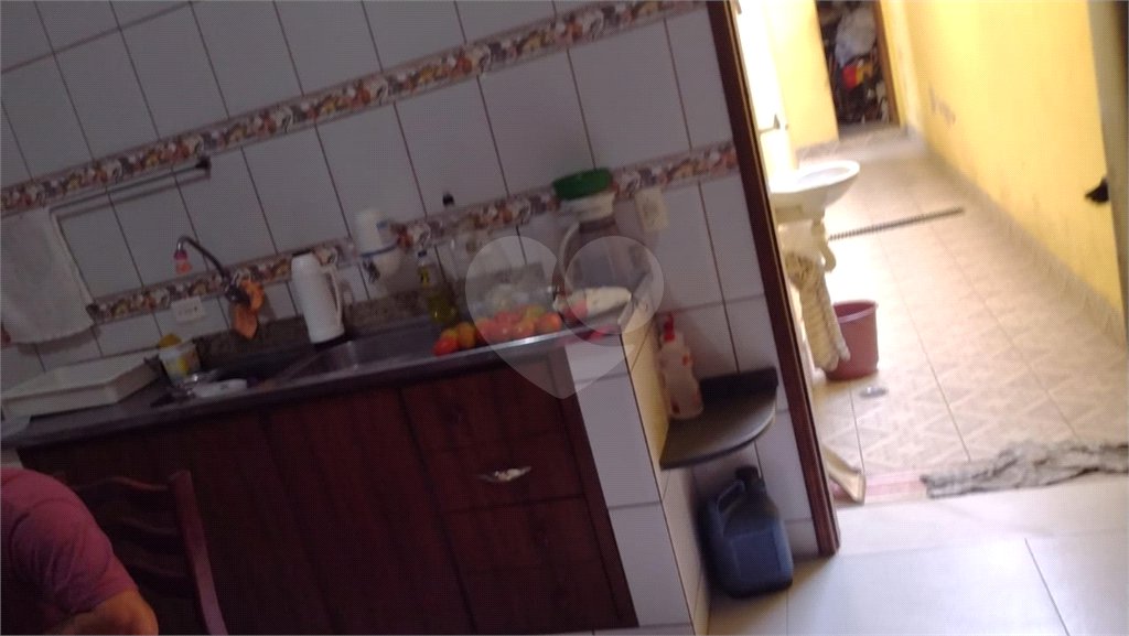 Casa à venda com 4 quartos, sendo 1 suíte,  em Jardim Cacique, Suzano, SP