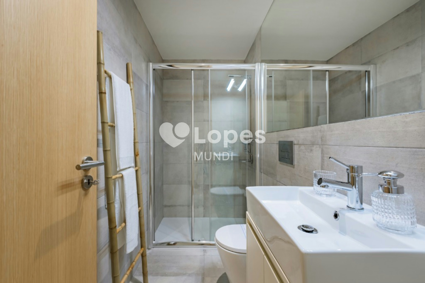 Apartamento T2 Duplex à venda no Bonfim, Porto, Portugal – Mobiliado