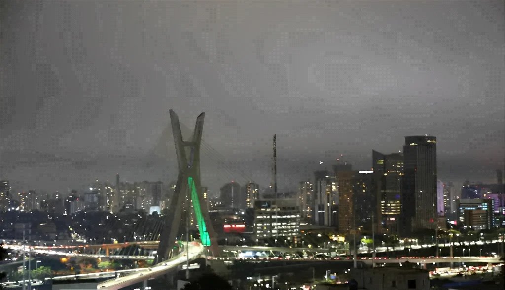 Apartamento à venda com 4 quartos, sendo 3 suítes, em Real Parque, São Paulo, SP