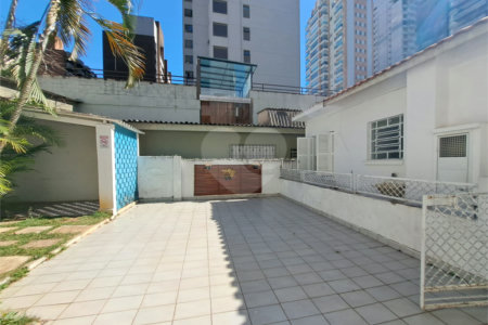 Casa Térrea para alugar com 1 quarto, sendo 3 suítes,  em Indianópolis, São Paulo, SP