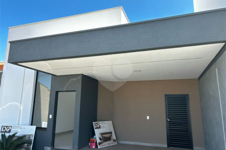 Casa à venda com 2 quartos, sendo 1 suíte,  no condomínio Residencial Marina, Itapetininga - SP