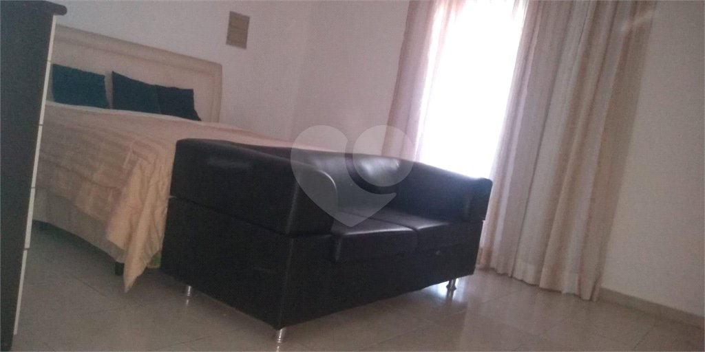 Sobrado à venda com 5 quartos, sendo 4 suítes, em Horto, São Paulo, SP
