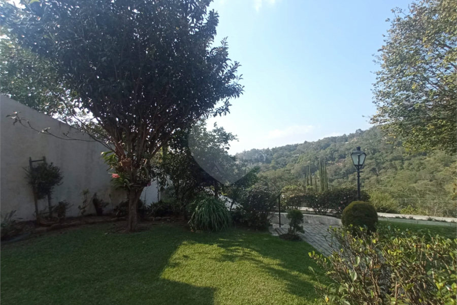 Casa à venda com 4 quartos, sendo 1 suíte, no condomínio Alpes da Cantareira, Mairiporã - SP