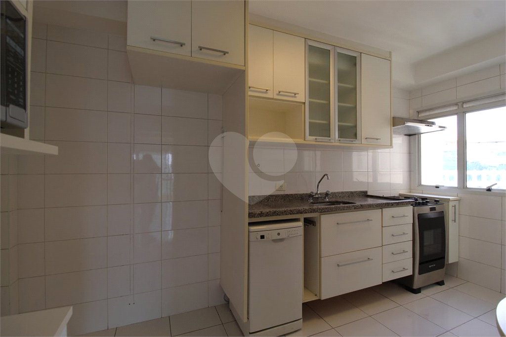 Apartamento à venda com 3 quartos, sendo 1 suíte,  em Vila Olímpia, São Paulo, SP