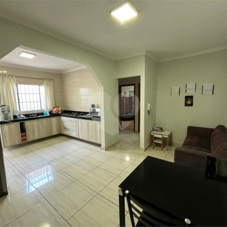 Casa à venda com 3 quartos, sendo 1 suíte, no Centro, Salto, SP