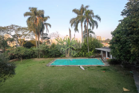 Casa Térrea à venda com 5 quartos, sendo 2 suítes, em Chácara Monte Alegre, São Paulo, SP