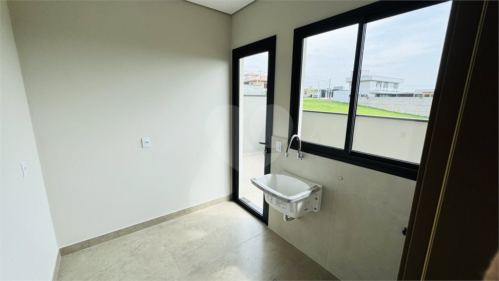 Casa à venda com 3 suítes no condomínio Santa Isabel I, Louveira - SP