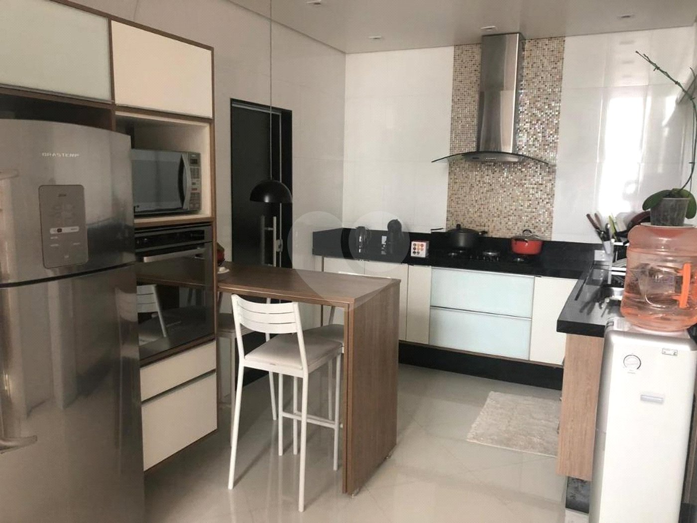 Casa à venda com 3 suítes no condomínio Parque das Graças, Atibaia - SP