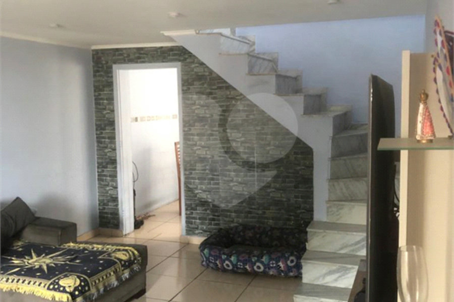 Sobrado à venda com 2 quartos em Artur Alvim, São Paulo, SP